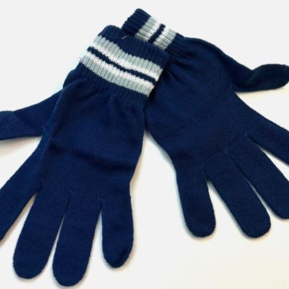 CCM Hockey Toronto Maple Leaves Gift Set Hat Gloves Scarf NHL Beanie New - Picture 12 of 16